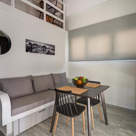 Molos Beachfront Apartments In دياكوبتو المظهر الخارجي الصورة