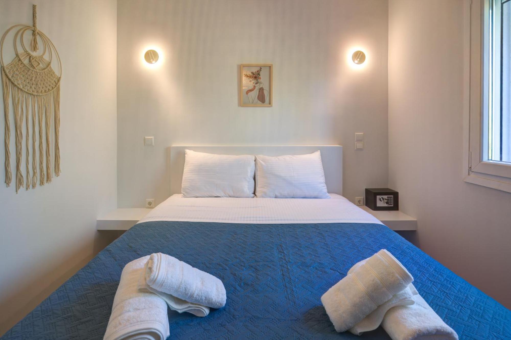Molos Beachfront Apartments In دياكوبتو المظهر الخارجي الصورة