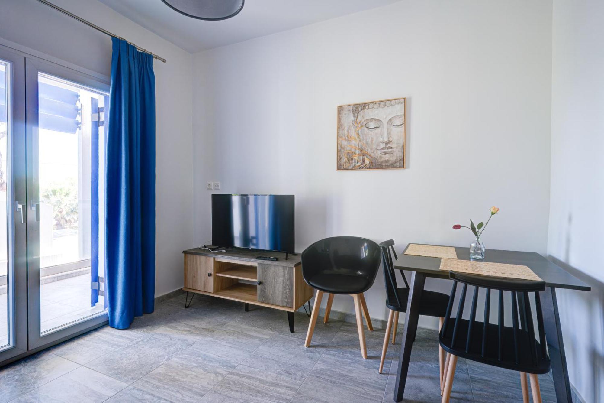 Molos Beachfront Apartments In دياكوبتو المظهر الخارجي الصورة