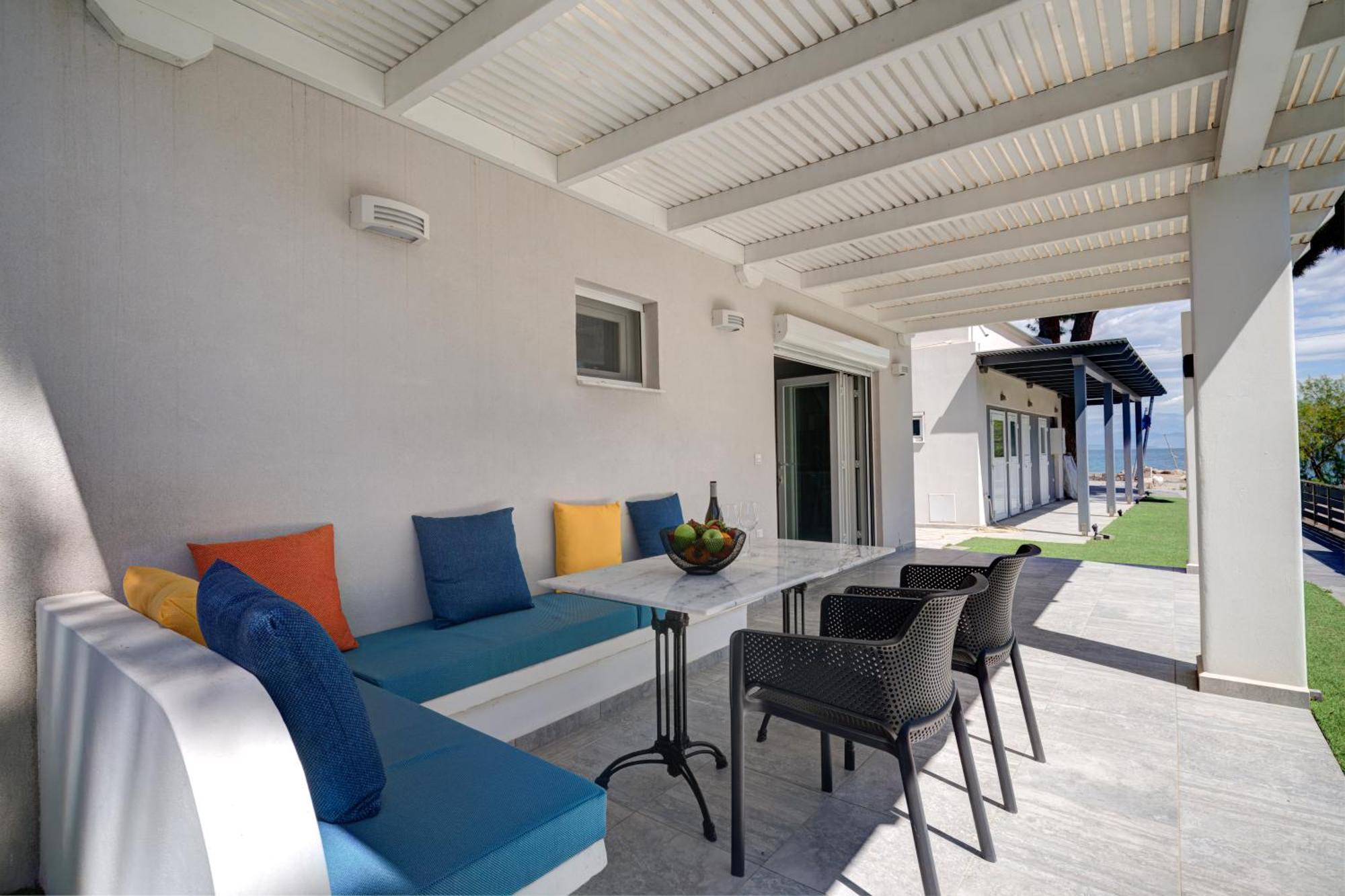 Molos Beachfront Apartments In دياكوبتو المظهر الخارجي الصورة