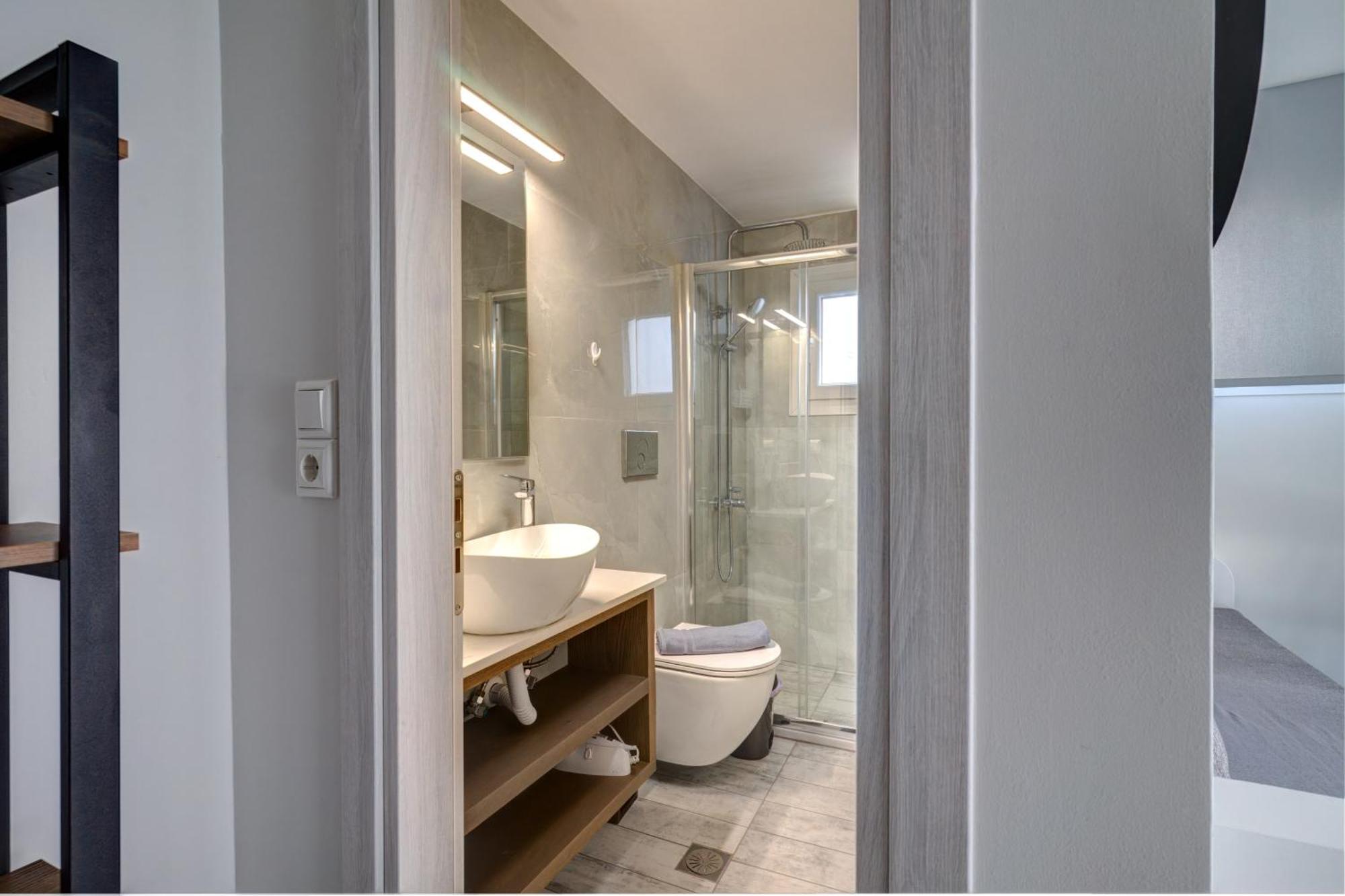 Molos Beachfront Apartments In دياكوبتو المظهر الخارجي الصورة