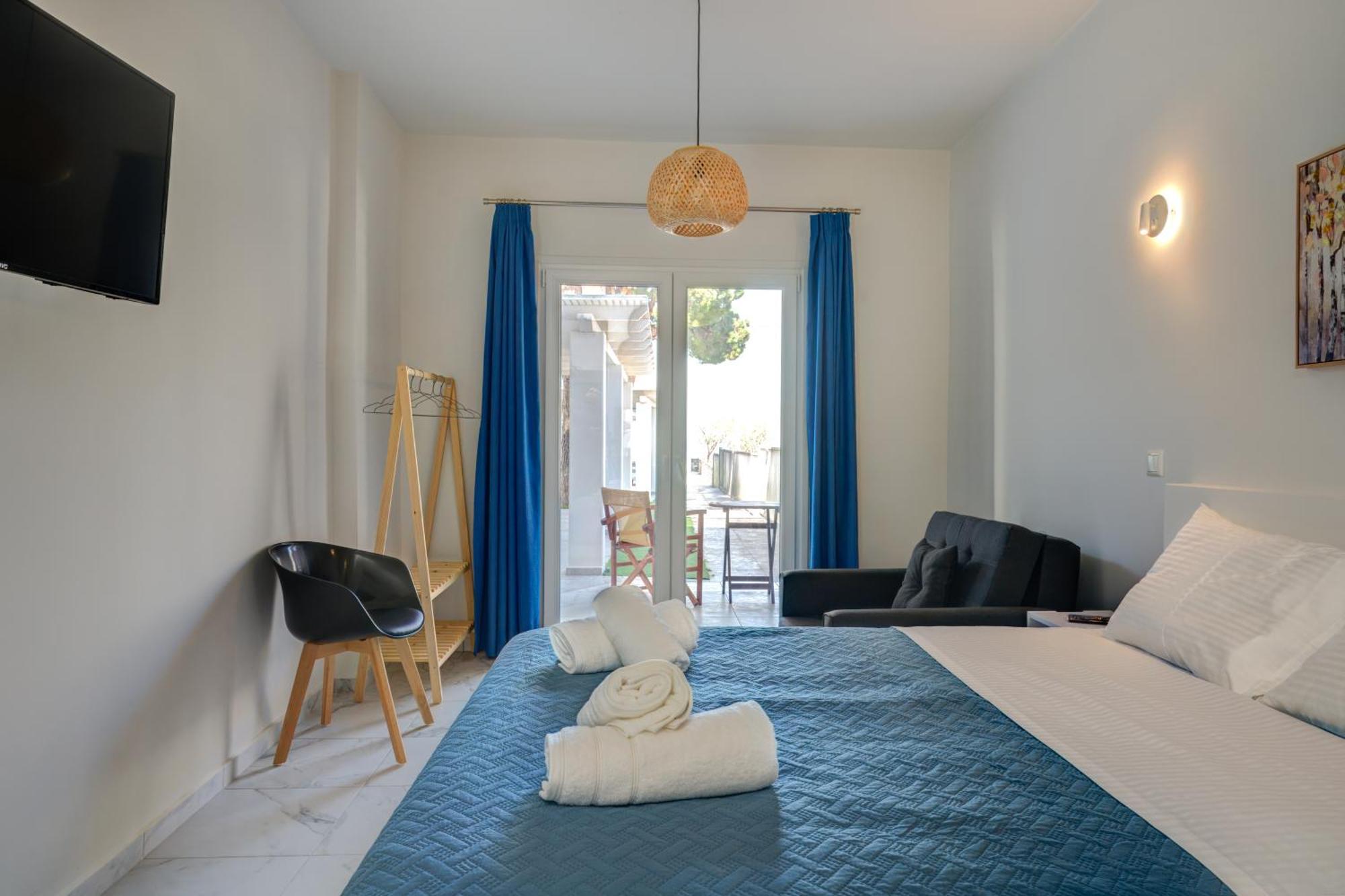 Molos Beachfront Apartments In دياكوبتو المظهر الخارجي الصورة