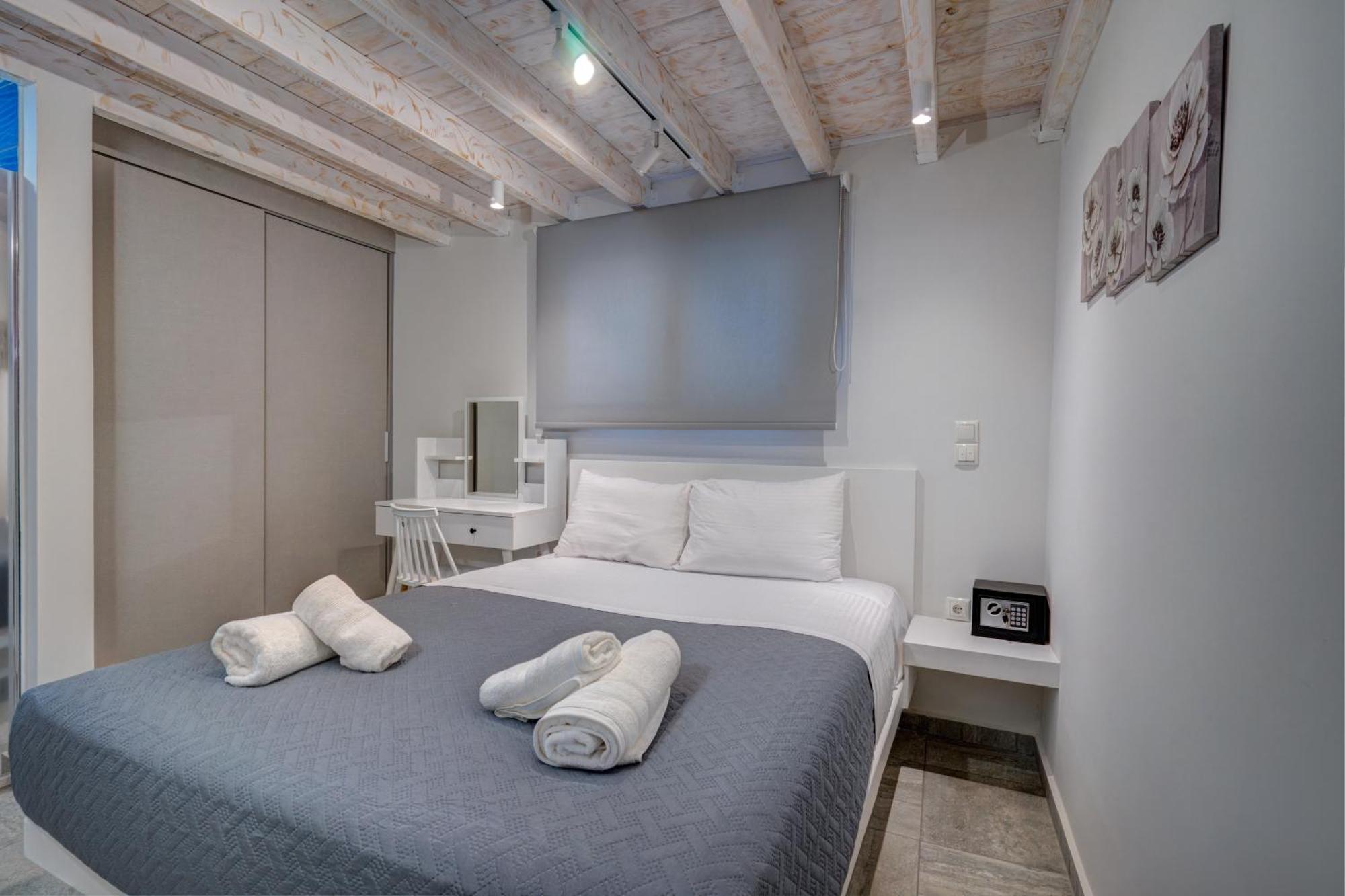 Molos Beachfront Apartments In دياكوبتو المظهر الخارجي الصورة