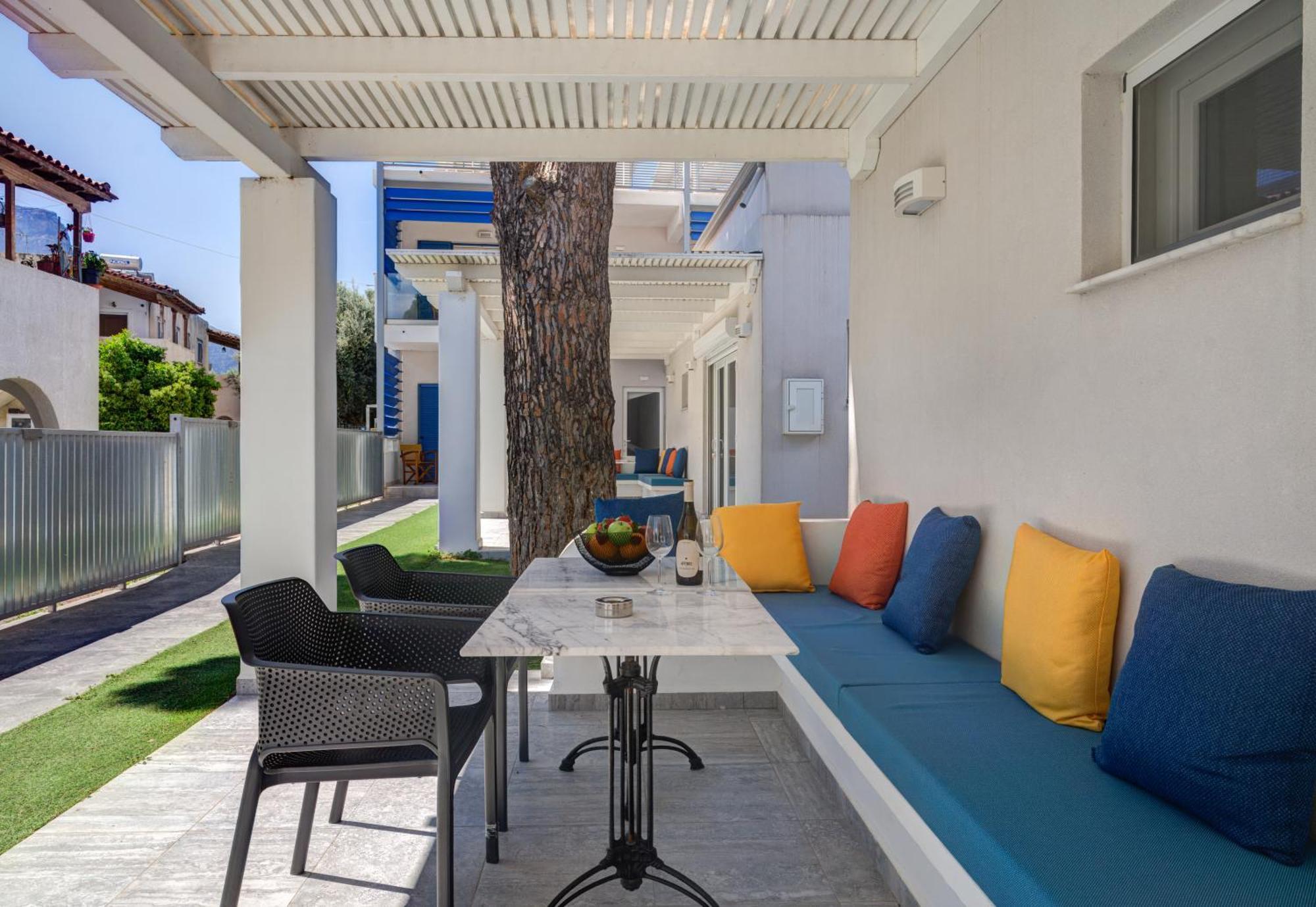 Molos Beachfront Apartments In دياكوبتو المظهر الخارجي الصورة