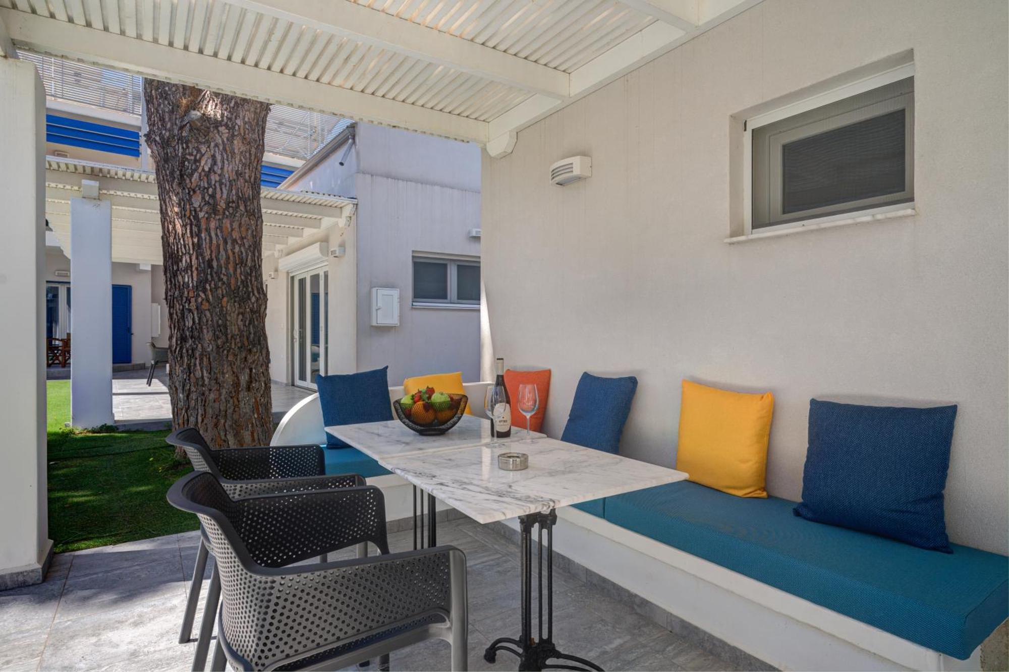 Molos Beachfront Apartments In دياكوبتو المظهر الخارجي الصورة