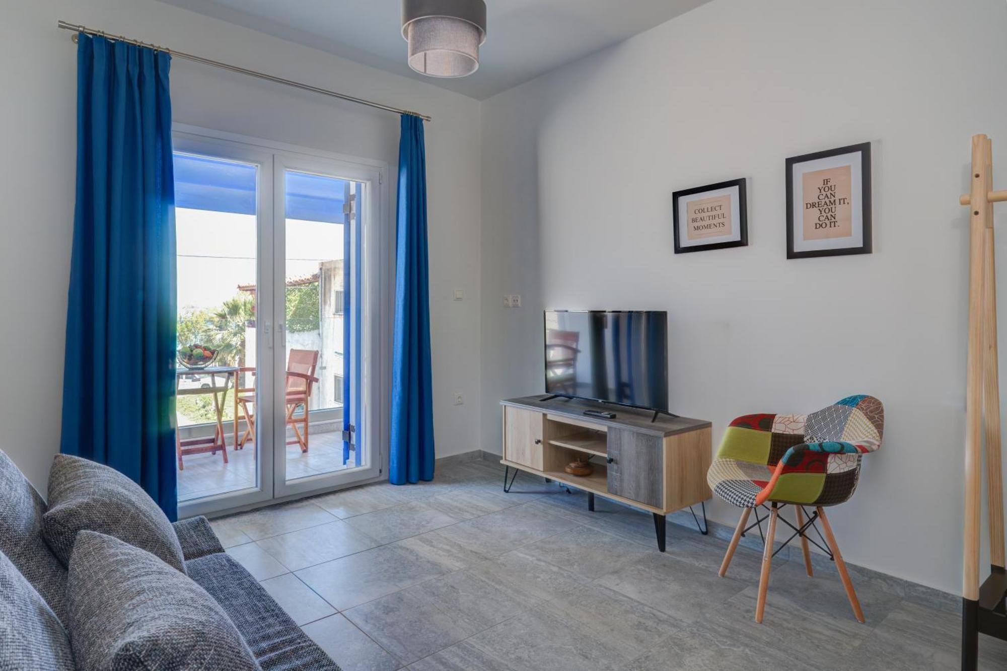 Molos Beachfront Apartments In دياكوبتو المظهر الخارجي الصورة