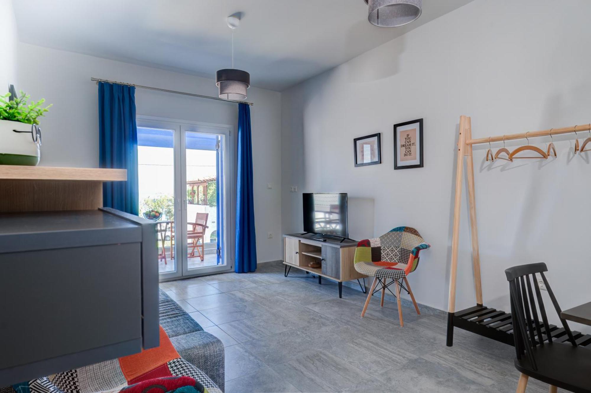 Molos Beachfront Apartments In دياكوبتو المظهر الخارجي الصورة