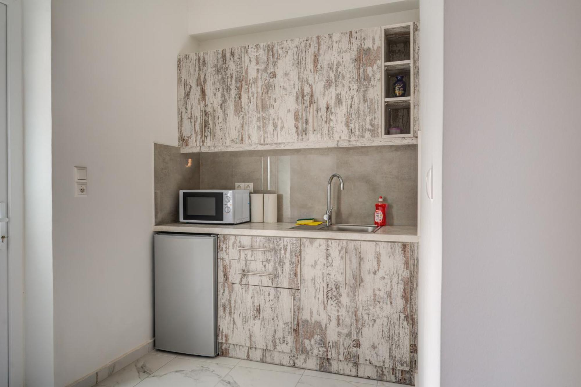 Molos Beachfront Apartments In دياكوبتو المظهر الخارجي الصورة