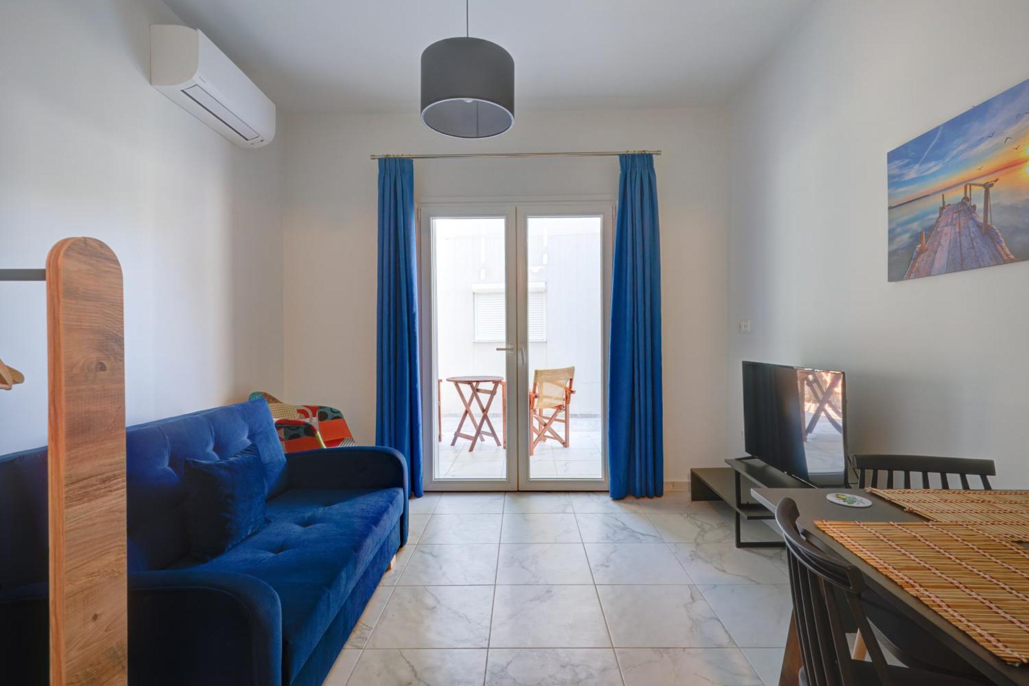 Molos Beachfront Apartments In دياكوبتو الغرفة الصورة