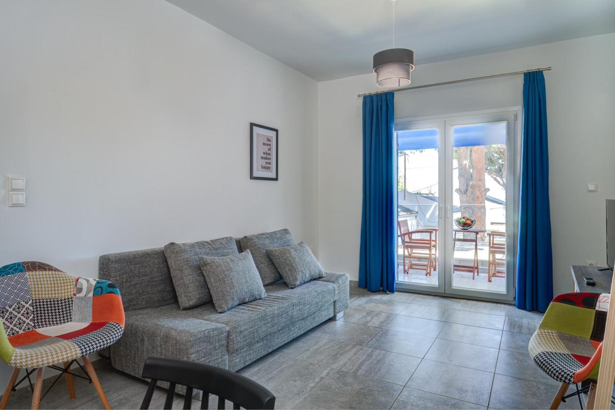 Molos Beachfront Apartments In دياكوبتو الغرفة الصورة